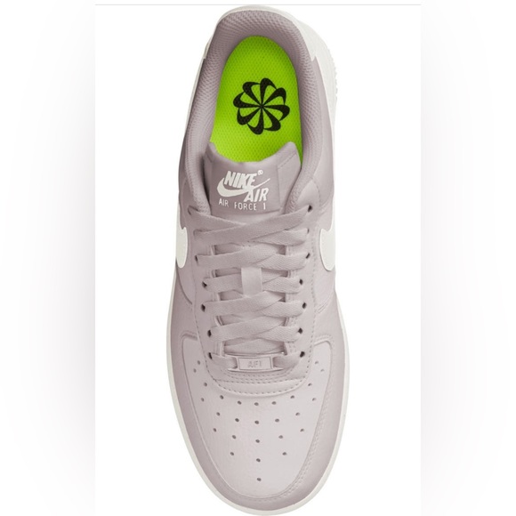 NWT IN BOX Nike Air Force One Purple White Violet / Sail / Coconut Milk SIZE 8 - Picture 5 of 6